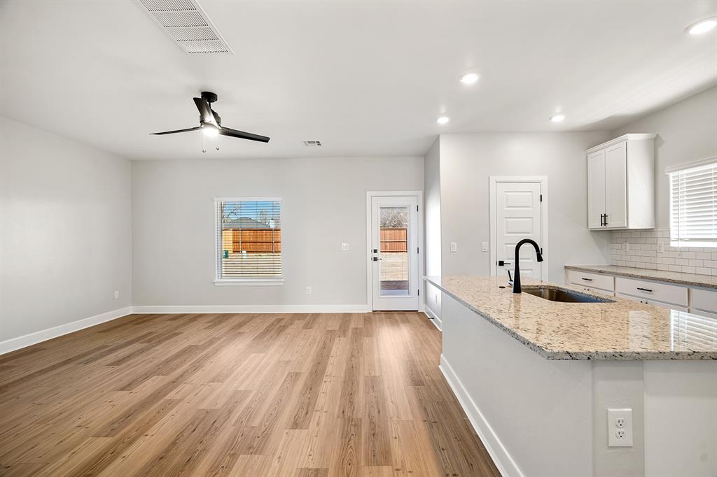 3112 Evyn Boulevard Property Photo 3