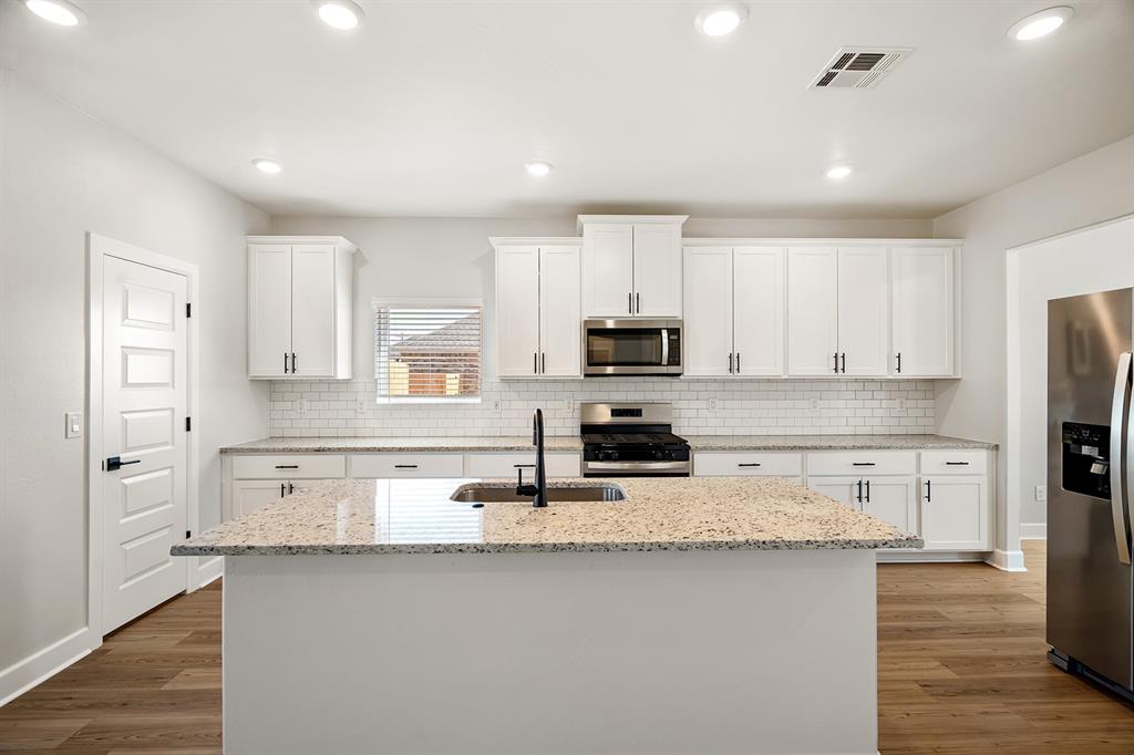 3112 Evyn Boulevard Property Photo 4