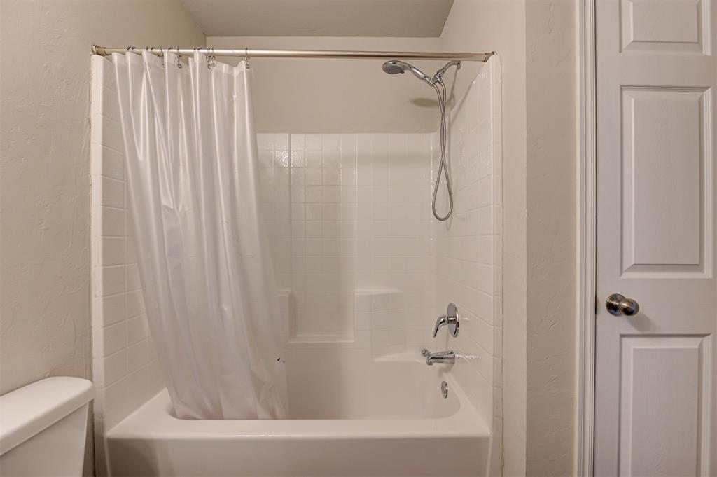 912 Klare Lane Property Photo 32
