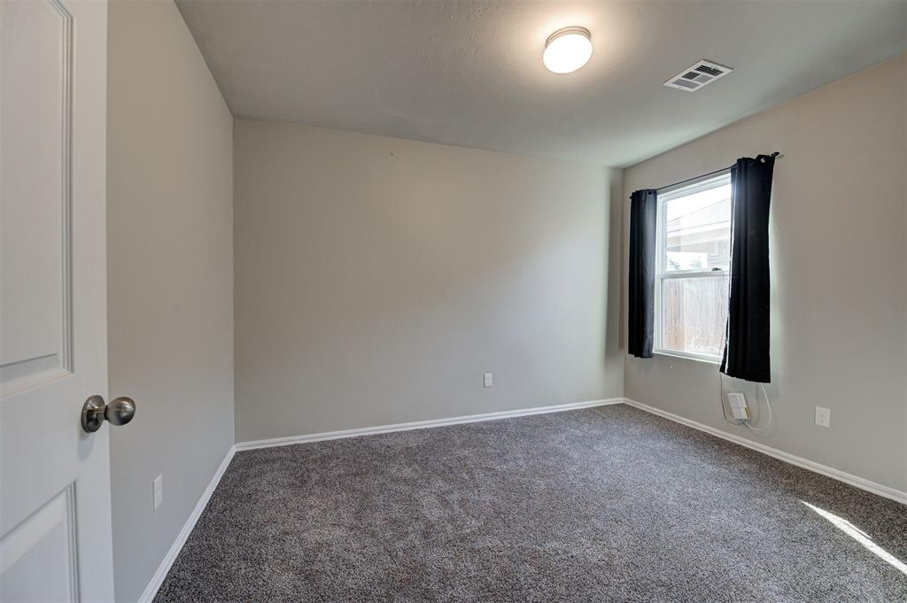 912 Klare Lane Property Photo 33