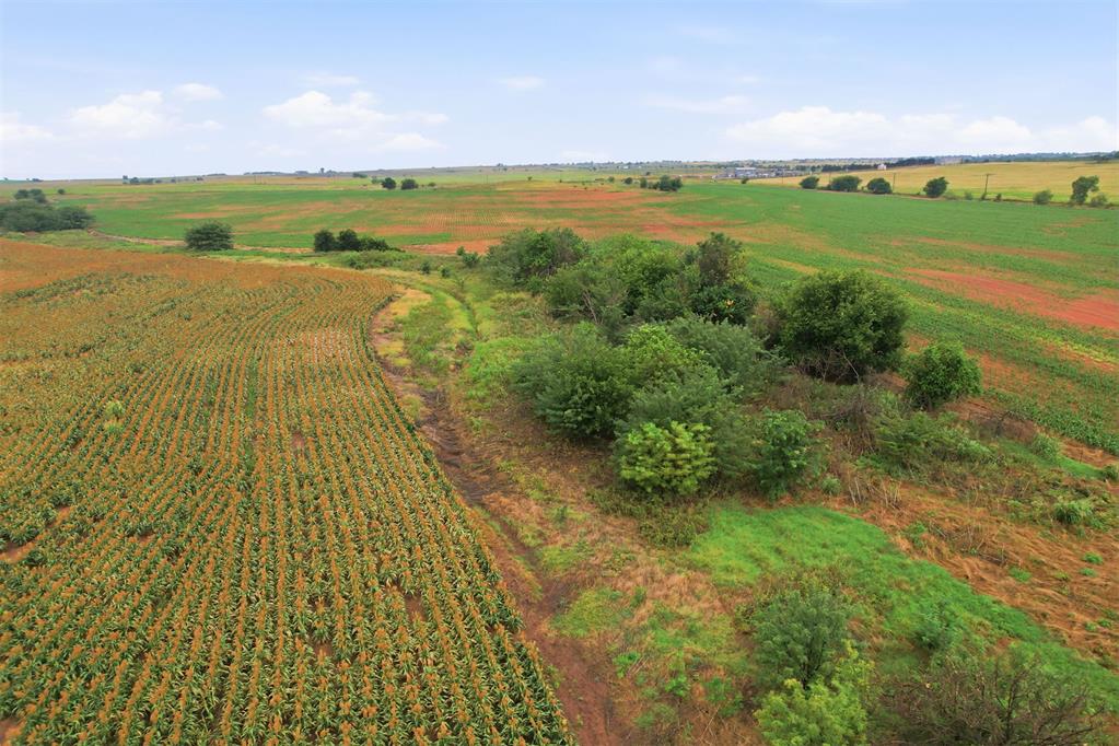 160 Acres, W Charter Oak/s Macarthur Property Photo 12
