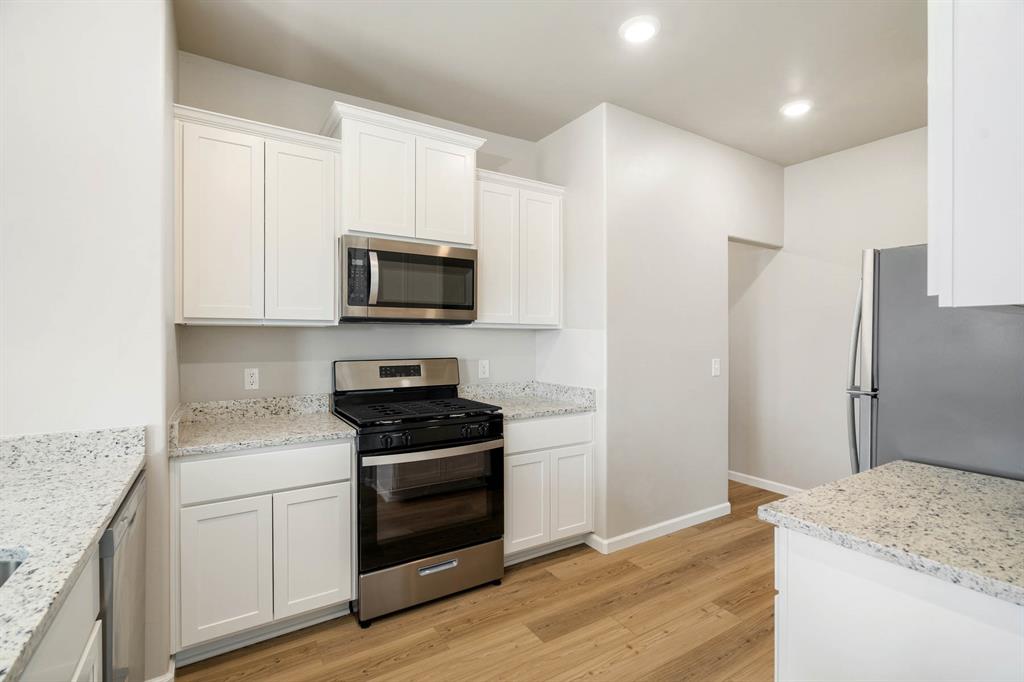 725 Luna Way Property Photo 2