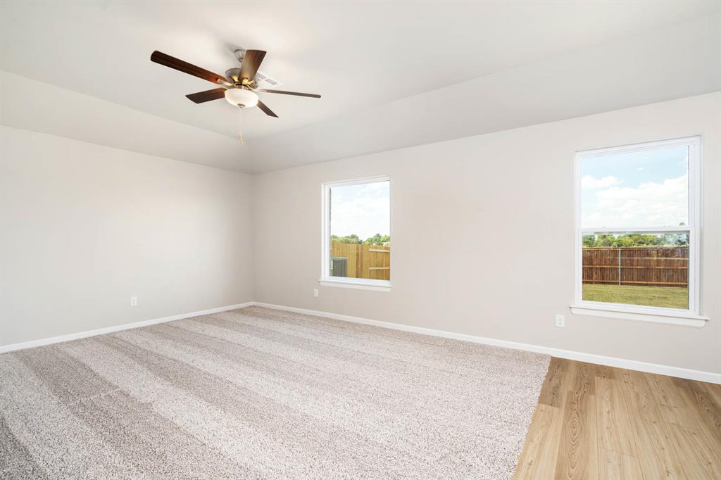 725 Luna Way Property Photo 5