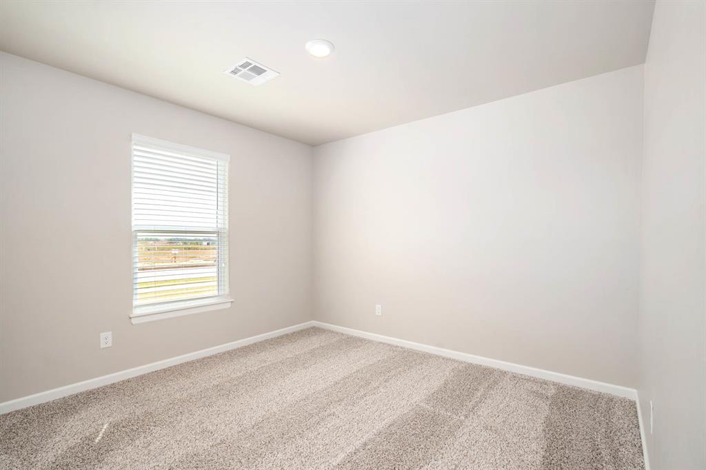 725 Luna Way Property Photo 8