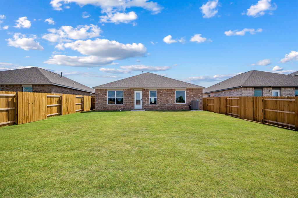 725 Luna Way Property Photo 11