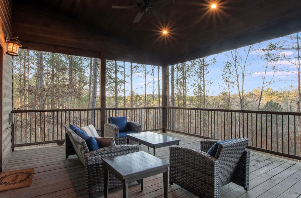 706 Red Berry Trail Property Photo 32