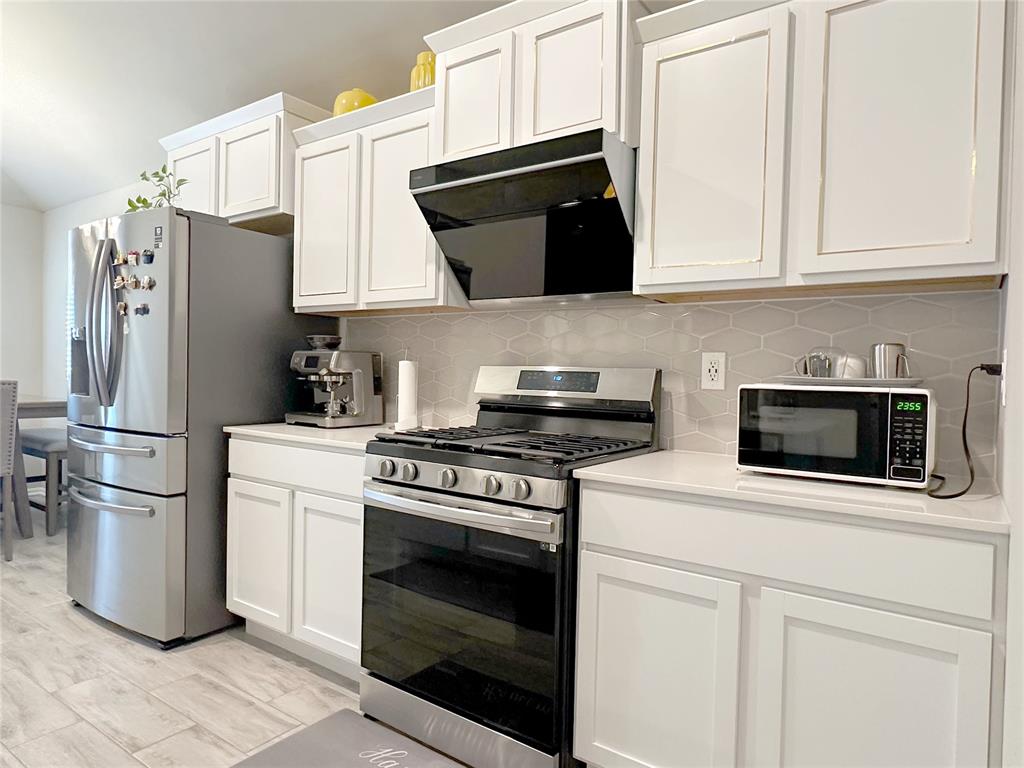 3813 Central Park Drive Property Photo 10