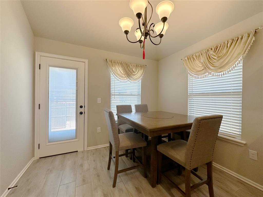 3813 Central Park Drive Property Photo 13