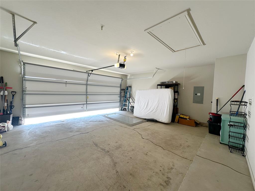 3813 Central Park Drive Property Photo 28
