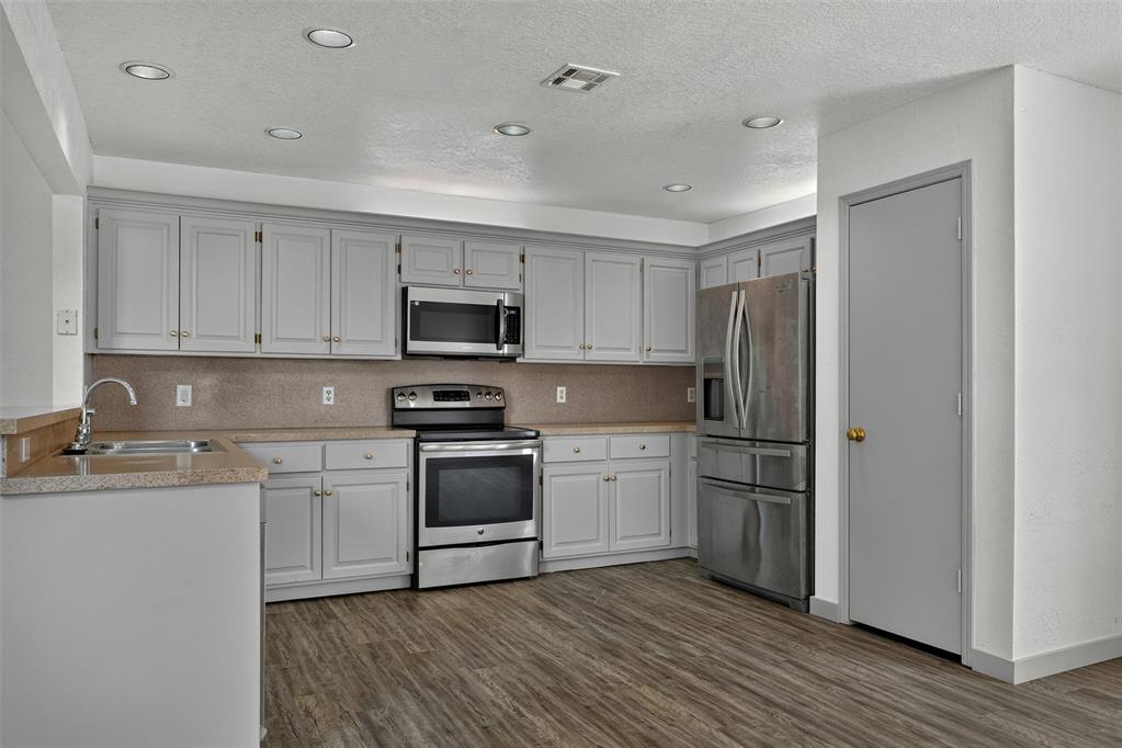 1608 Redtail Hawk Property Photo 12