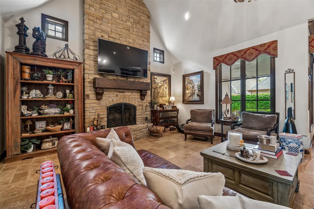 16329 Scotland Way Property Photo 7