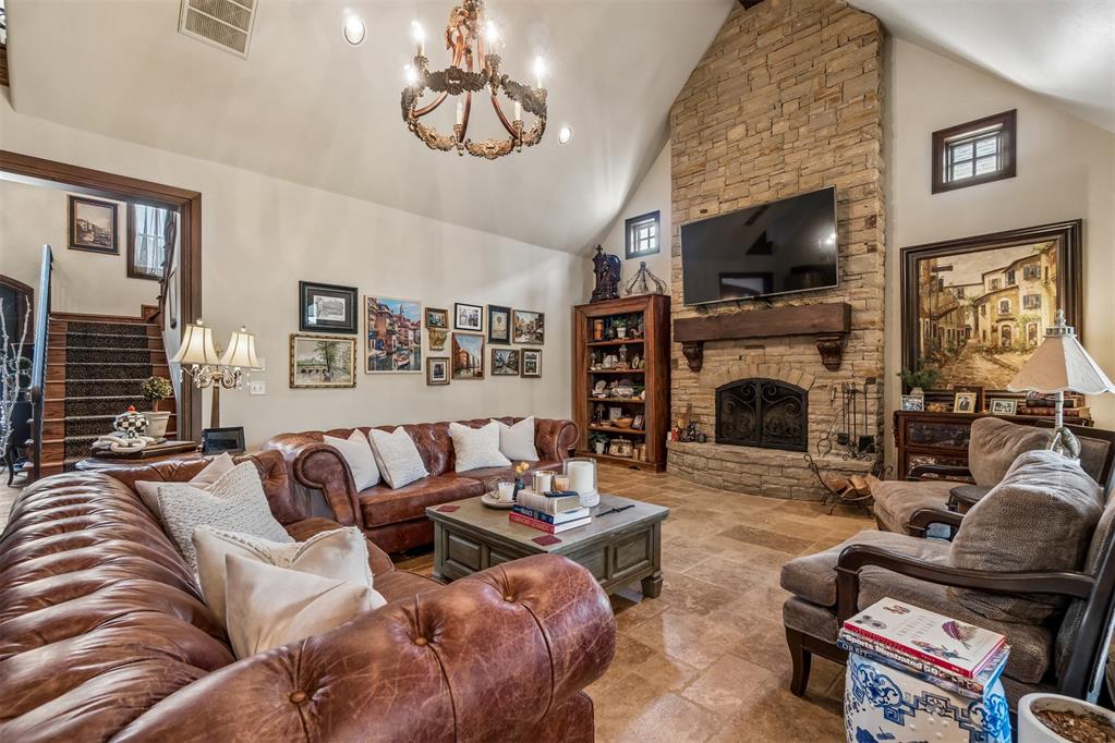 16329 Scotland Way Property Photo 8