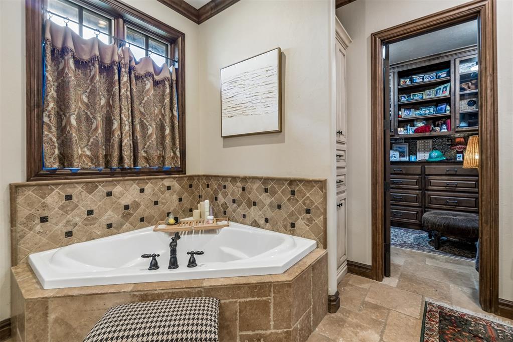 16329 Scotland Way Property Photo 29
