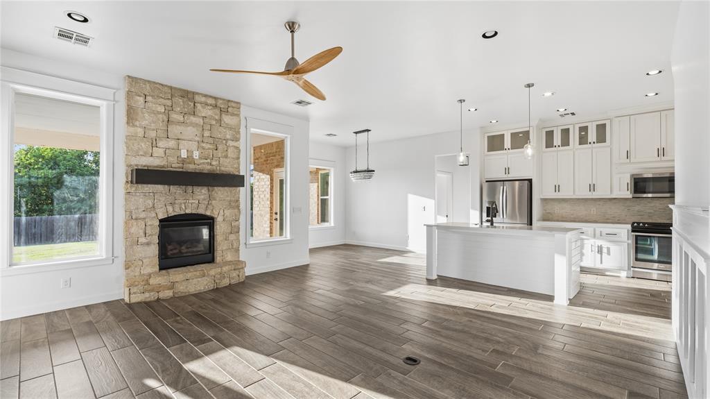 13529 Cobblestone Curve Road Property Photo 3