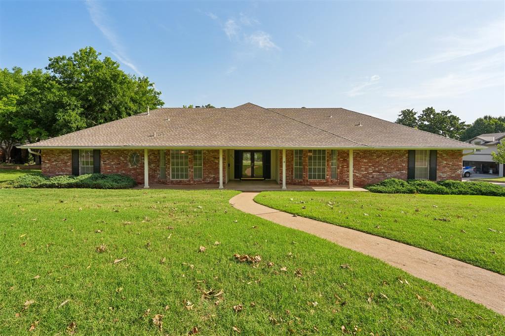 711 Willment Place Property Photo 1