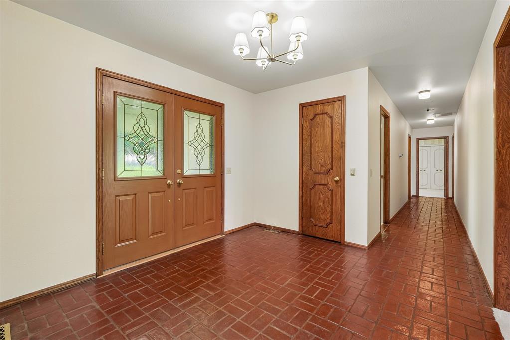 711 Willment Place Property Photo 7