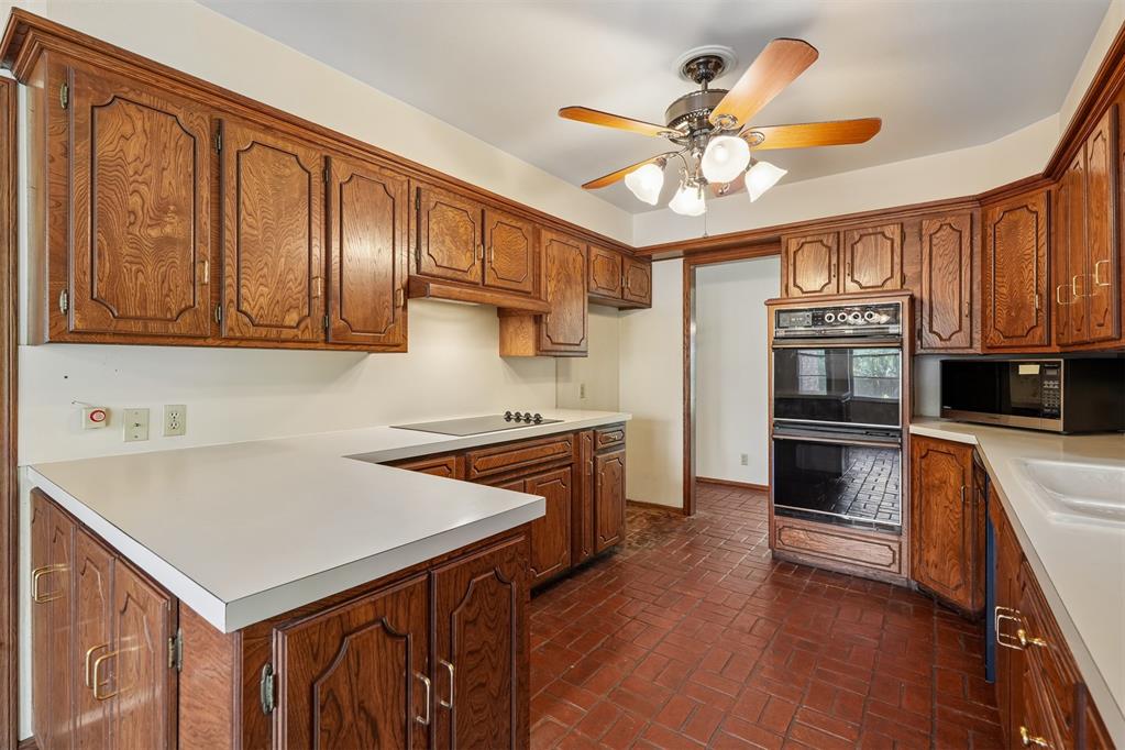 711 Willment Place Property Photo 15