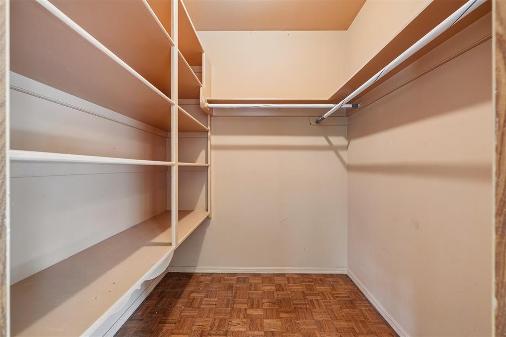 711 Willment Place Property Photo 27