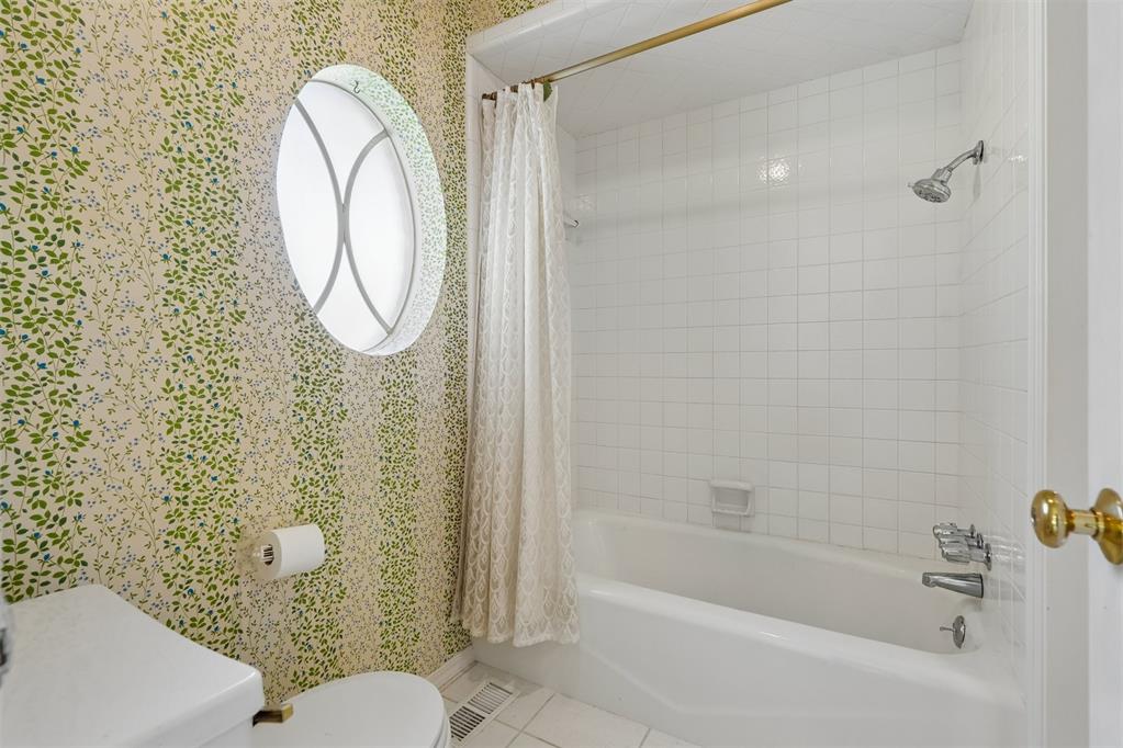 711 Willment Place Property Photo 34