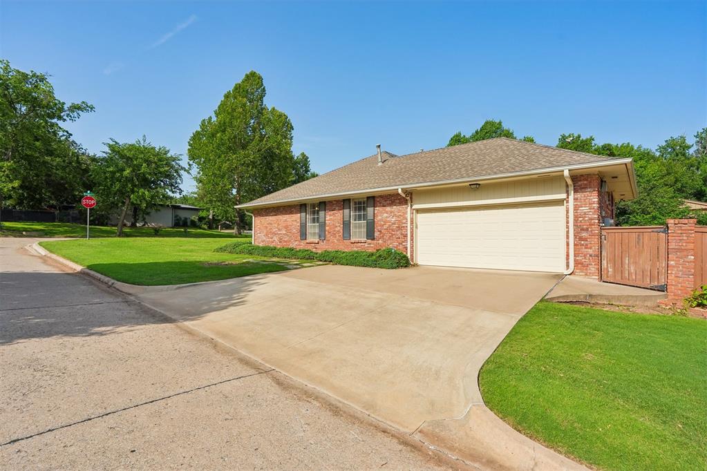 711 Willment Place Property Photo 44