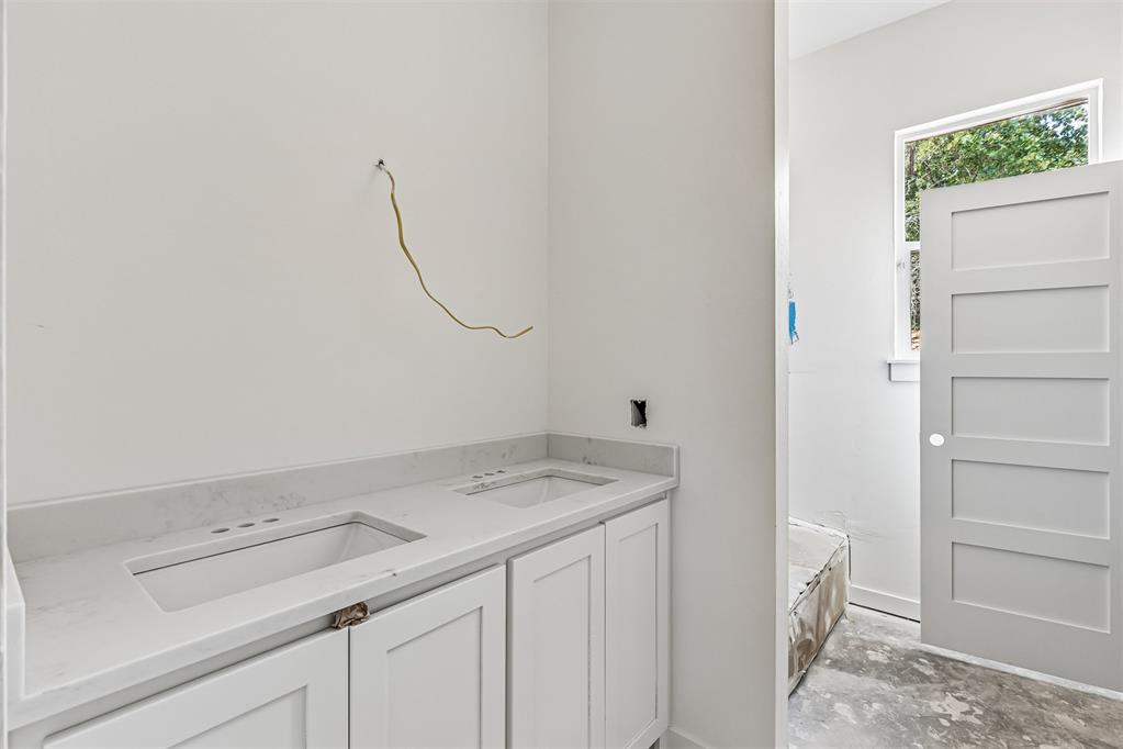 7912 Cypress Forest Circle Property Photo 36