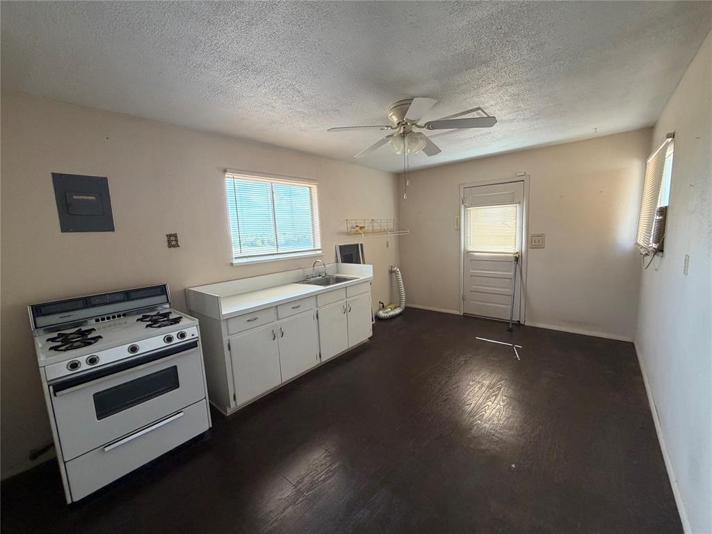 15655 Sooner Avenue Property Photo 29