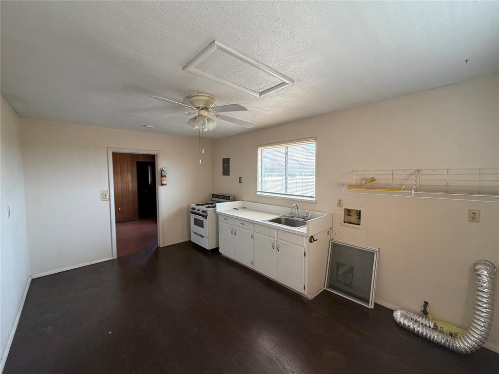 15655 Sooner Avenue Property Photo 31