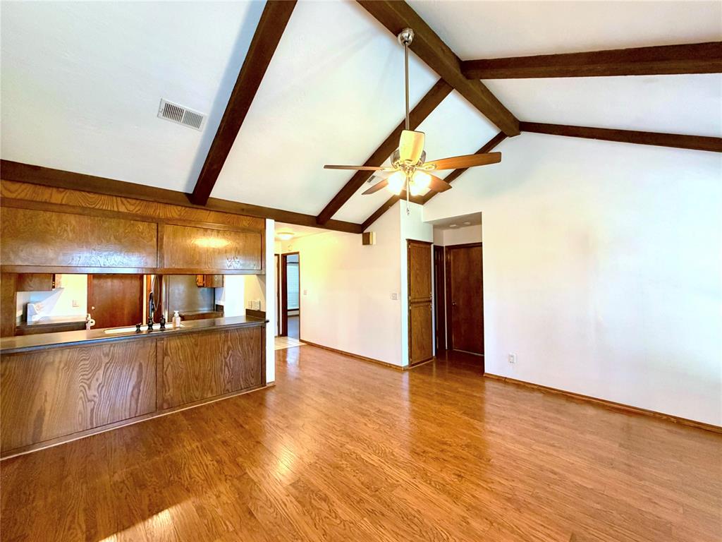 2914 Lacey Drive Property Photo 5