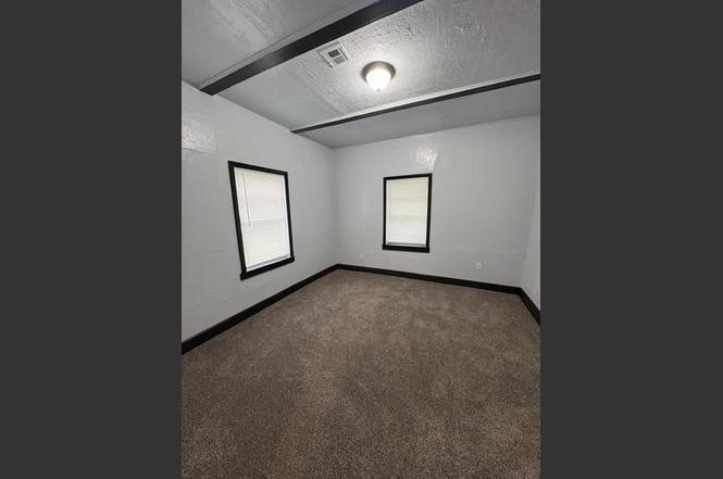 904 Sw G Avenue Property Photo 7