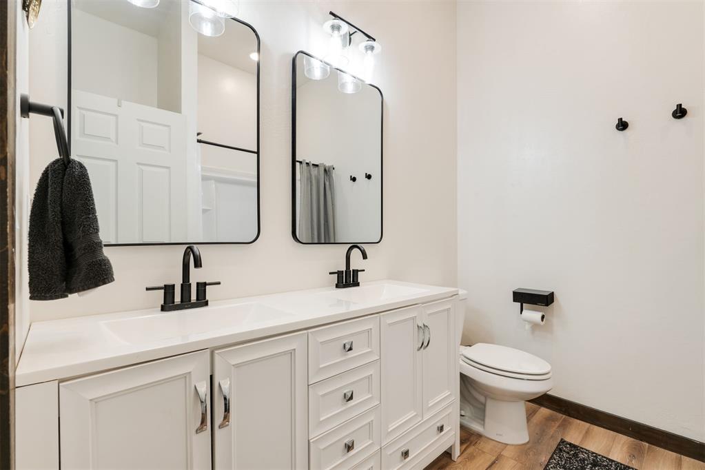 5250 Crystal Lake Drive Property Photo 15