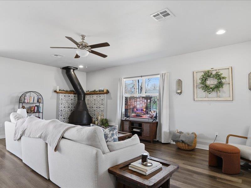 1501 Lawton Avenue Property Photo 4