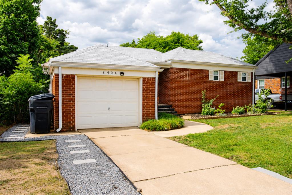 2404 Cashion Place Property Photo 2