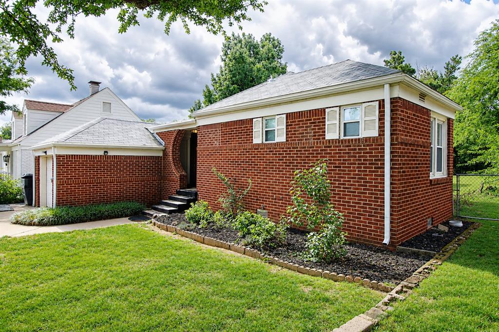 2404 Cashion Place Property Photo 3