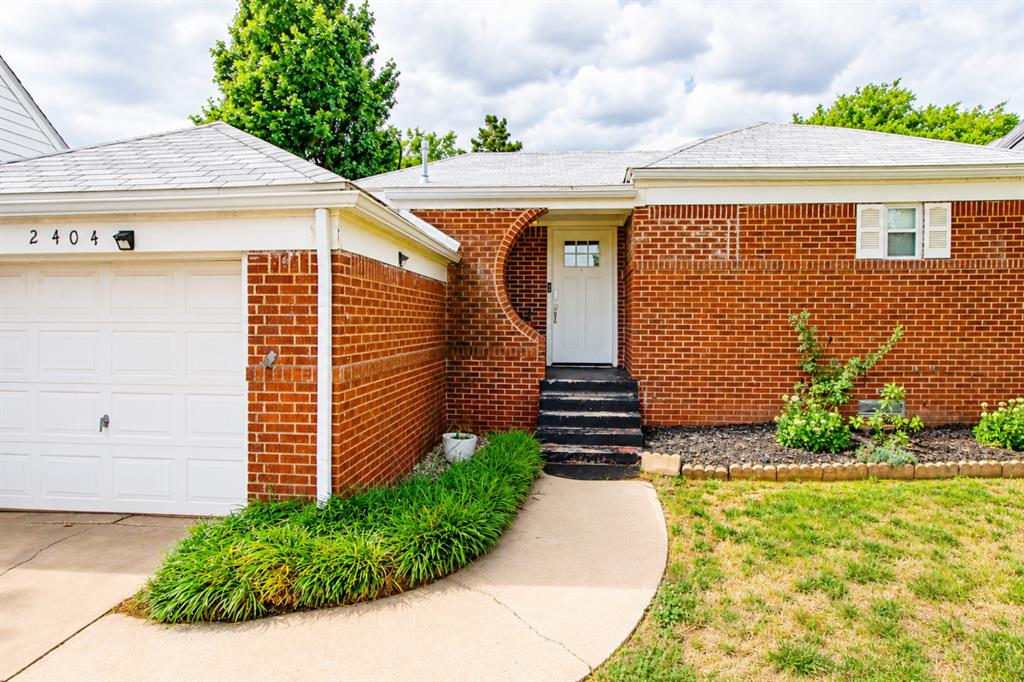 2404 Cashion Place Property Photo 4