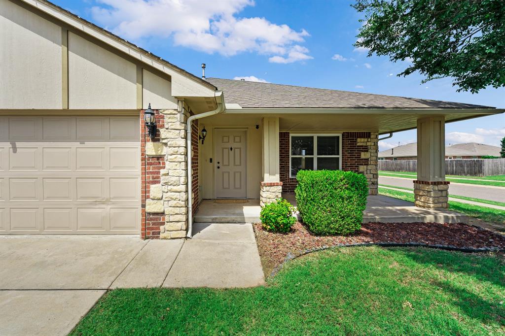 21201 River Lark Lane Property Photo 2