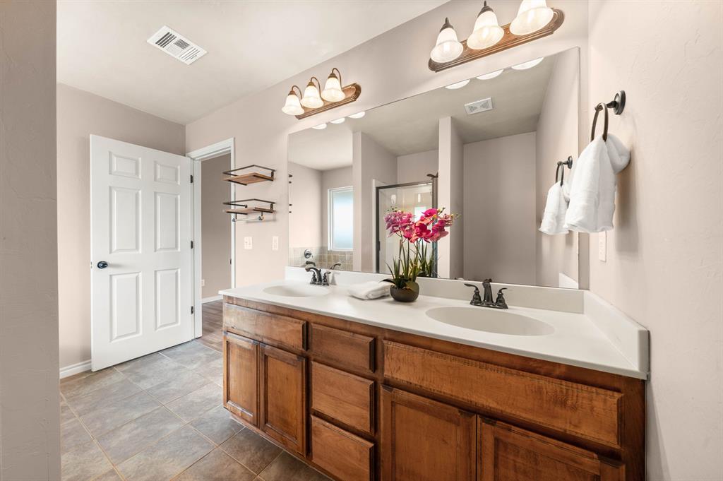 21201 River Lark Lane Property Photo 14