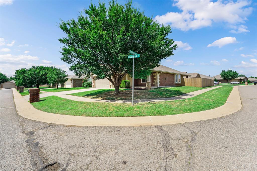 21201 River Lark Lane Property Photo 32