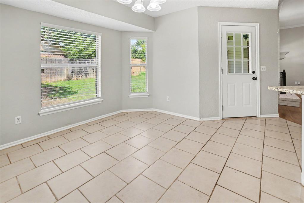 10109 S Hillcrest Drive Property Photo 4