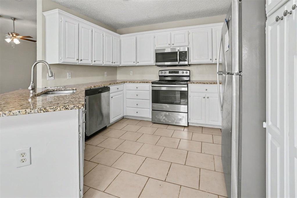 10109 S Hillcrest Drive Property Photo 5
