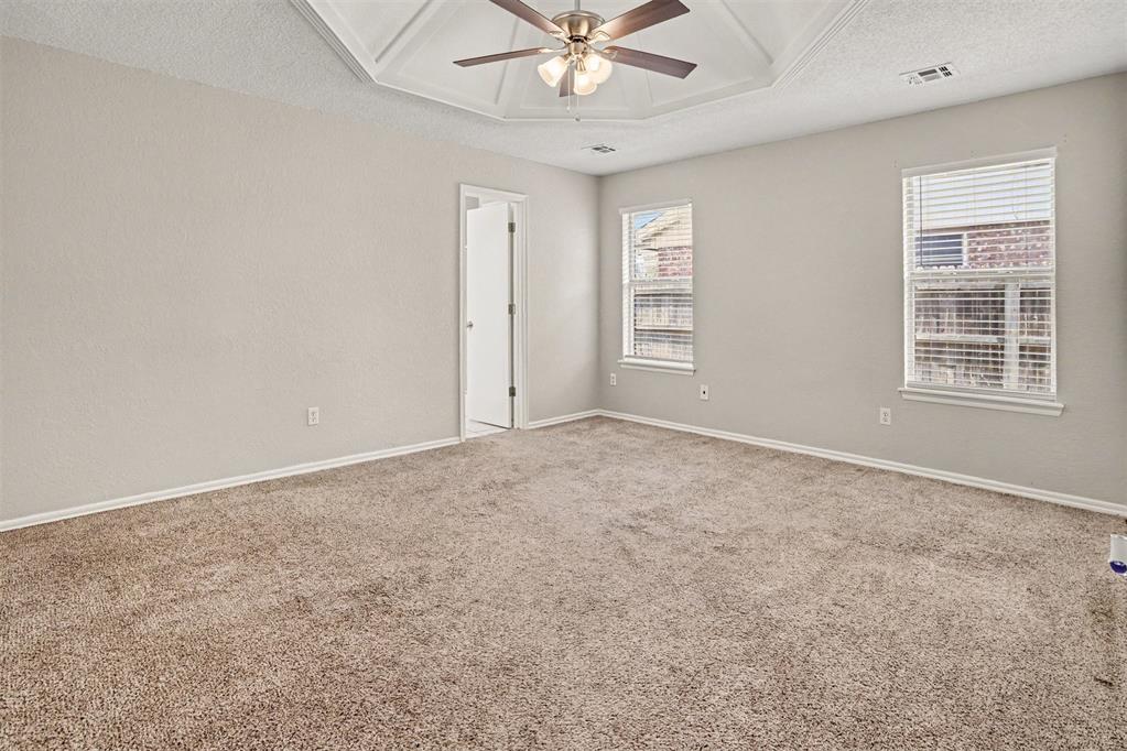 10109 S Hillcrest Drive Property Photo 6