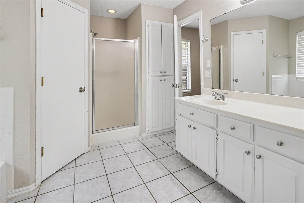 10109 S Hillcrest Drive Property Photo 13