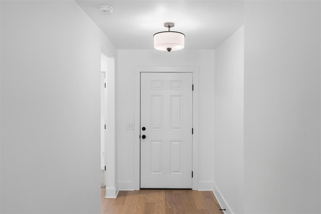 2495 Heather Road Property Photo 5