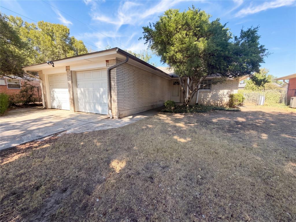 7629 Nw 14th Street Property Photo 1