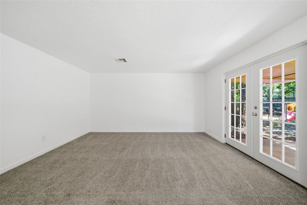 5421 S Huddleston Drive Property Photo 3