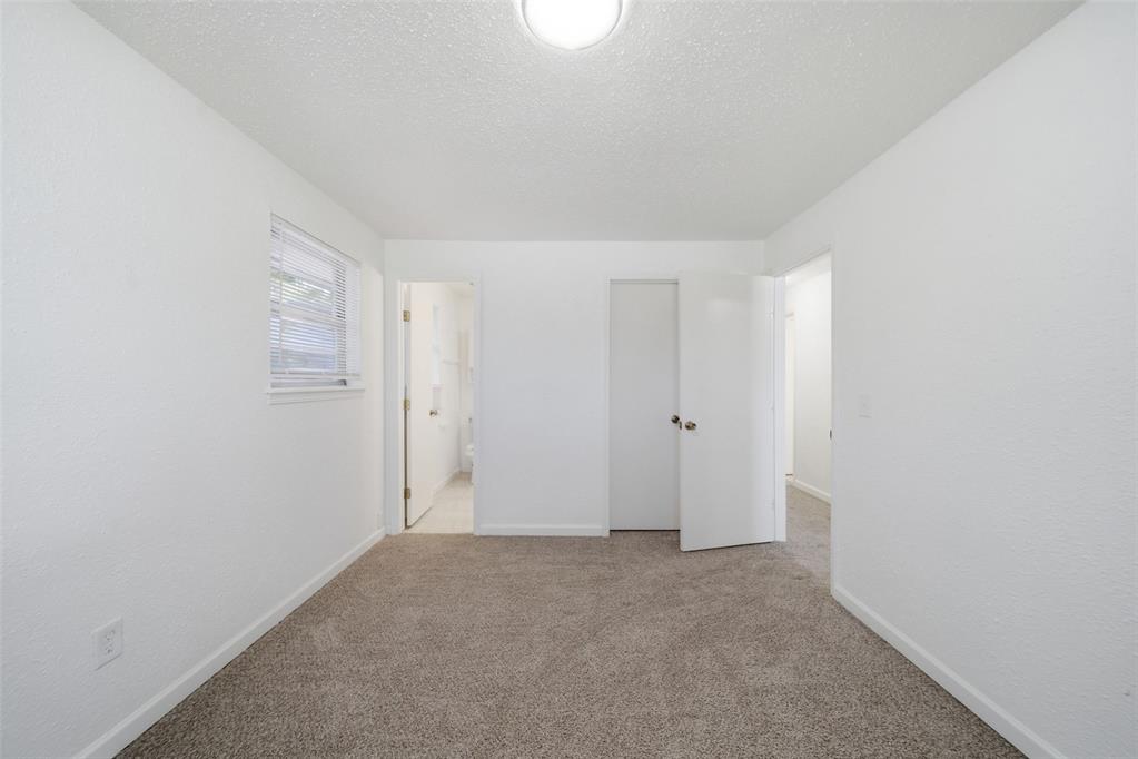 5421 S Huddleston Drive Property Photo 4