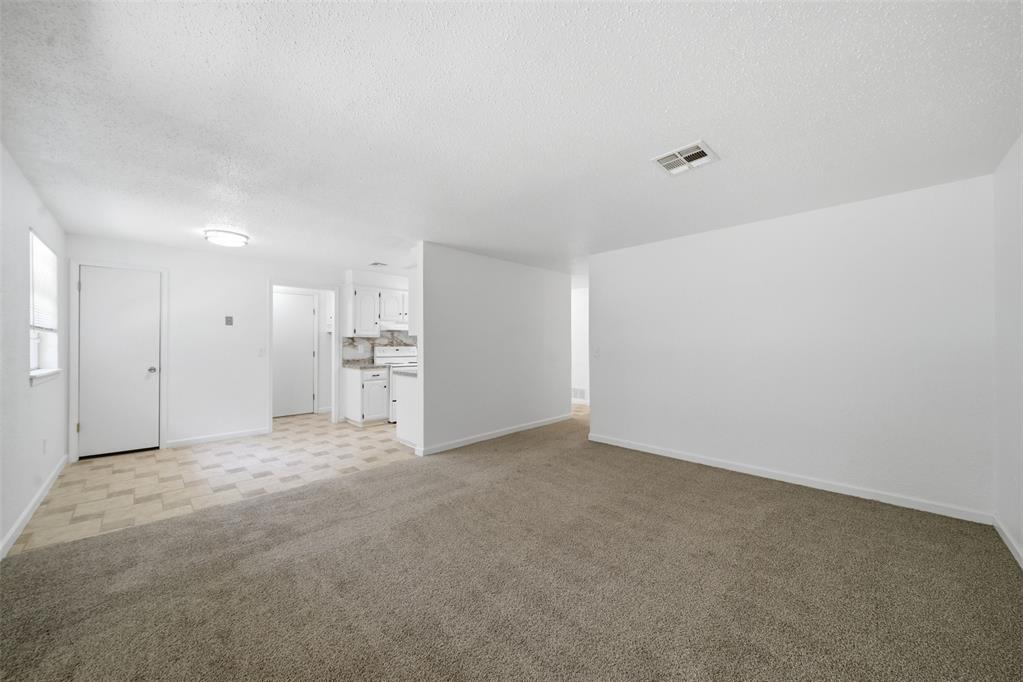 5421 S Huddleston Drive Property Photo 8