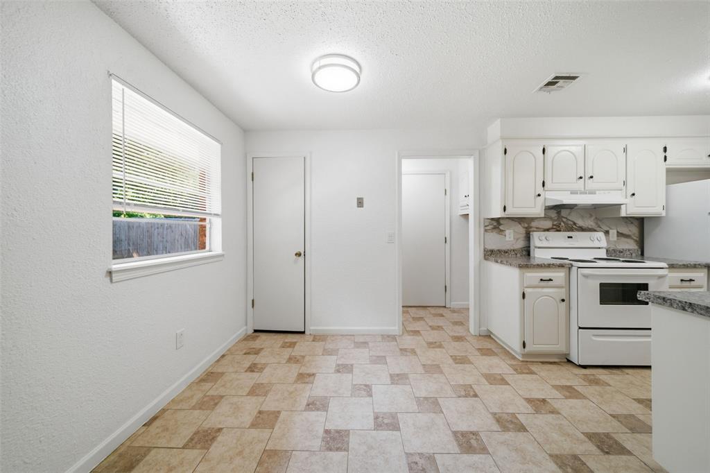 5421 S Huddleston Drive Property Photo 10
