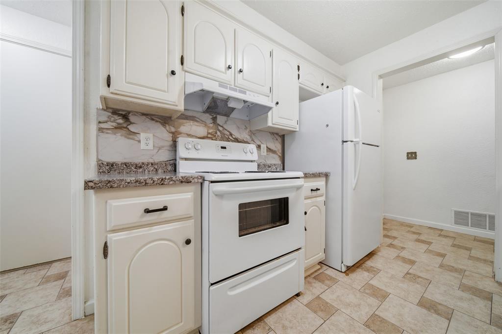 5421 S Huddleston Drive Property Photo 13