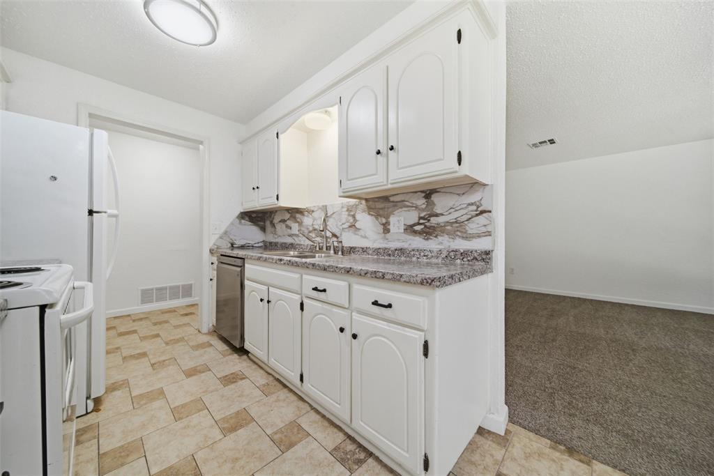 5421 S Huddleston Drive Property Photo 14