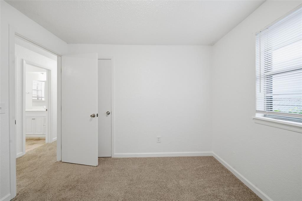 5421 S Huddleston Drive Property Photo 18
